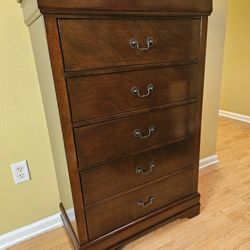 Clean and Nice Brown 5  Drawer Chest /Tall Dresser.