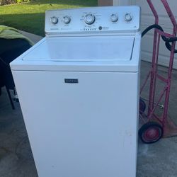 Selling Washer Maytag 