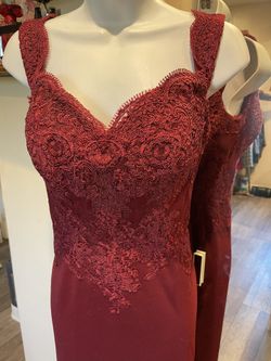 Large Model Dress In Mannequin 