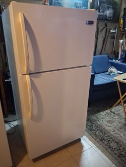 FRIDGE..FRIDGE..WORKING GOOD DELIVER X $ ..28 X 60.M