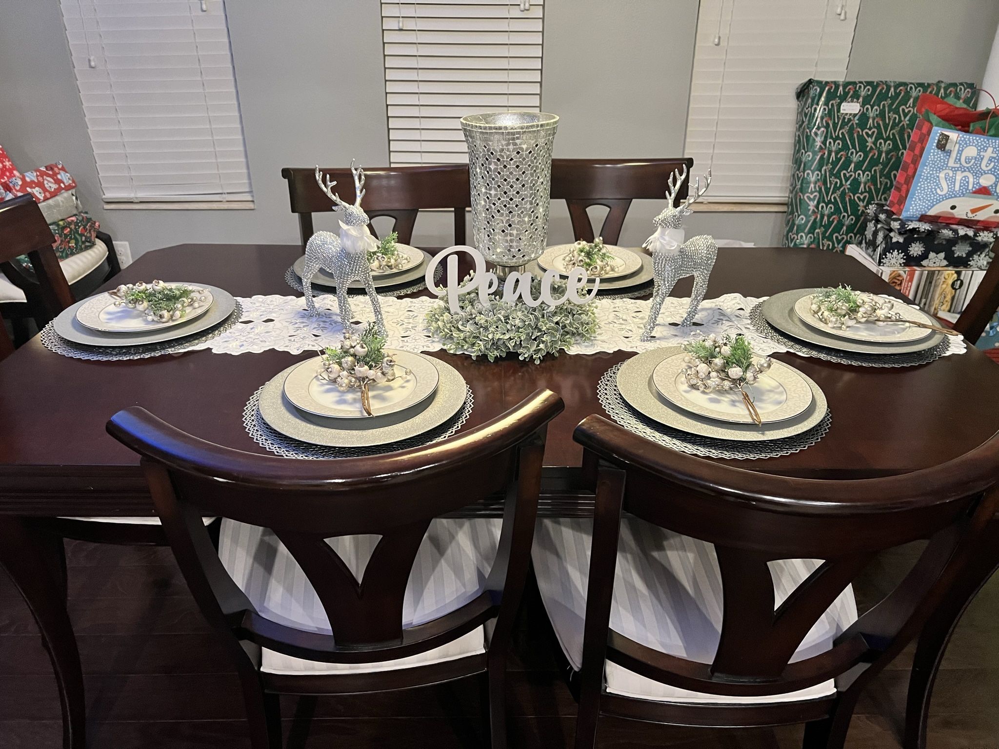 Dining Room Set And Curio Cabinet