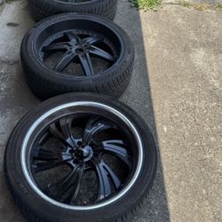 Rims with tires in excellent condition 🛞