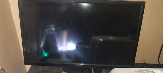 Samsung 24" 1080p/720p LED TV / Monitor Comb