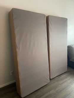 Free bed boxes Cali King