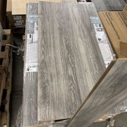 New TrafficMASTER Silverton Oak Laminate Flooring Water Resistant