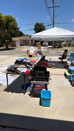 Large garage sale! End of day bargains!