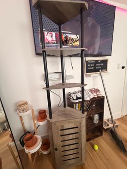 Corner shelf