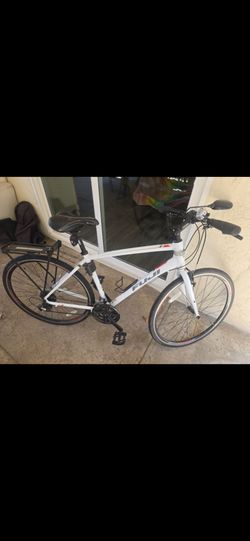 Fuji Absolute 2.1 hybrid bike