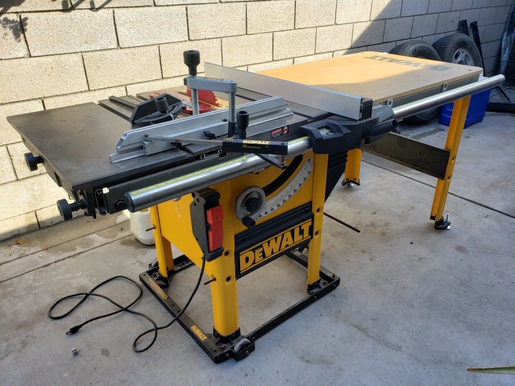 DeWalt DW 746 Table Saw