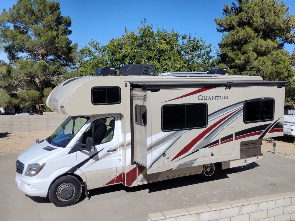 2019 Thor Quantum Motorhome KM24 Mercedes Benz Diesel for Sale in Llano