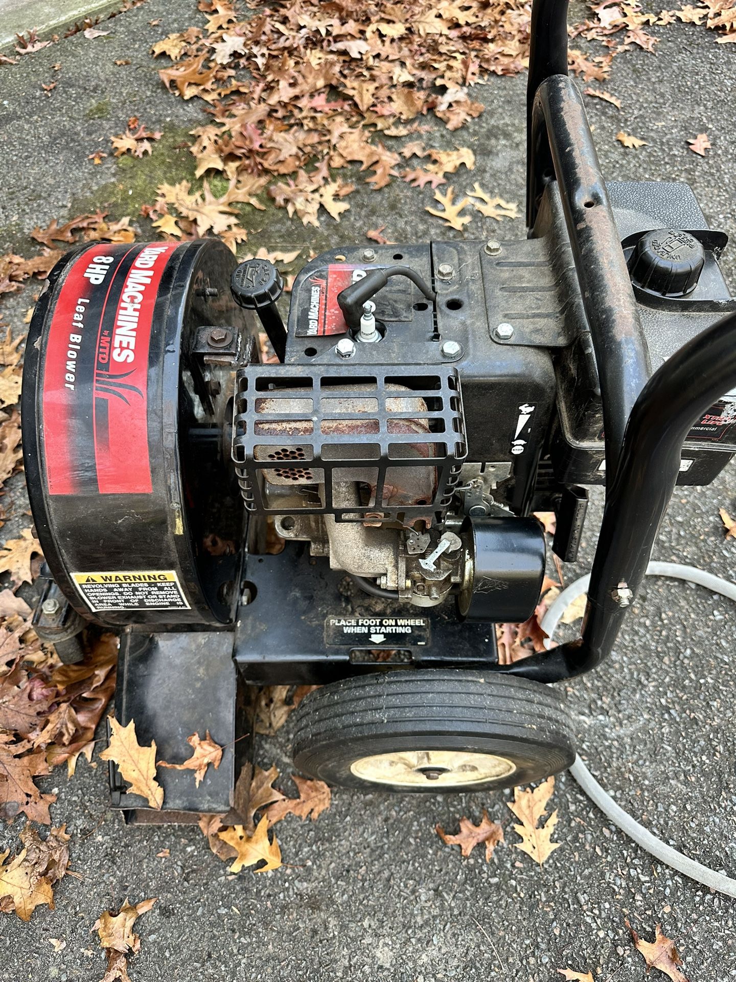 Yard machine push leaf blower 8 HP work behind