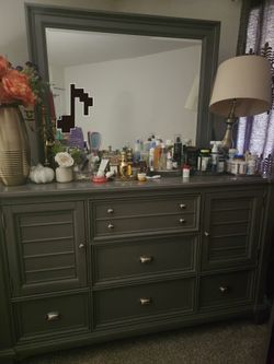 Beautiful Bedroom Set –gray $900