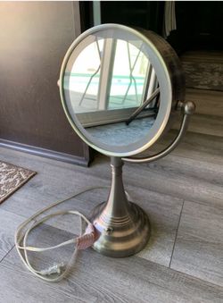 Vanity Makeup Light Mirror