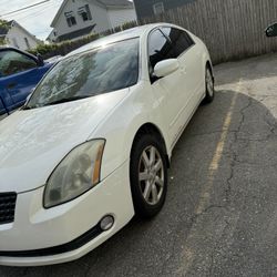 Selling 04 Maxima Great Condition Low Miles