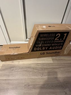 LG S40T 2.1 Channel Soundbar with Wireless Subwoofer