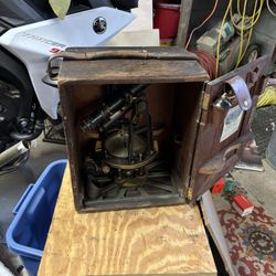 K&E  4 Pin Level Theadolite Complete. ( Antique)