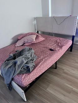 Queen bed frame !