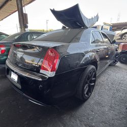 2019 Chrysler 300 Touring AWD 3.6L  Parts Only 
