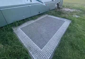 Outdoor rug