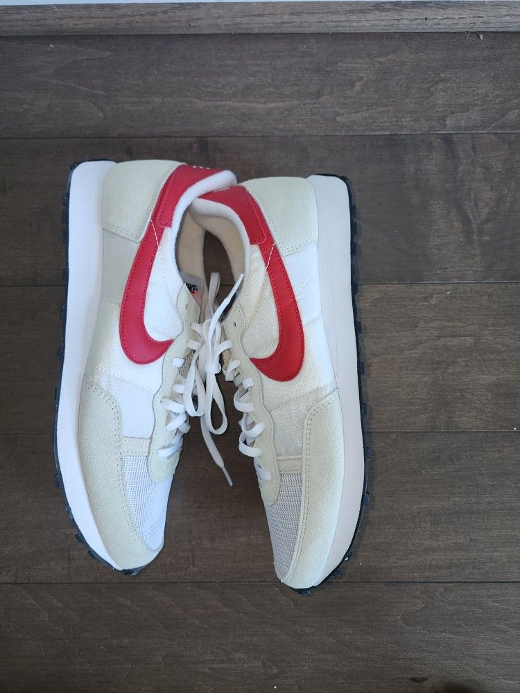 Nike Size 11 Walking/Running/Jogging Shoes/Casual Sneakers($45)