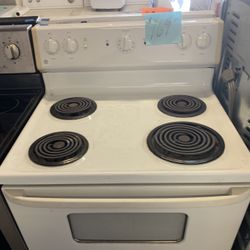 Hotpoint Coil Top Stove White . Warehouse pricing.   Warranty  . Delivery Available . 2522 Market st. 33901