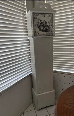 Kitchen cabinet