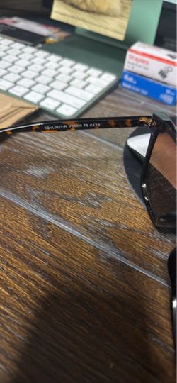VINCE Camuto women’s oversized sunglasses