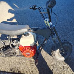 MINI BIKE CASH ONLY. NO TRADES AND NOTHING SOLD SEPARATELY 👉you broke then don't message me 👈