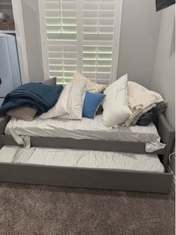 Twin trundle daybed