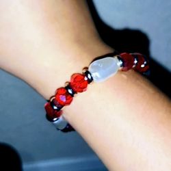 Red and white beaded stretchable bracelet Simple Design