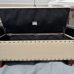 Upolstered storage ottoman bench