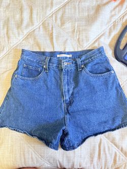 Levi’s high waisted Mom shorts size 29