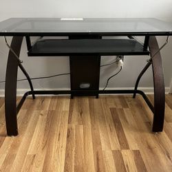 VERY NICE COMPUTER DESK
