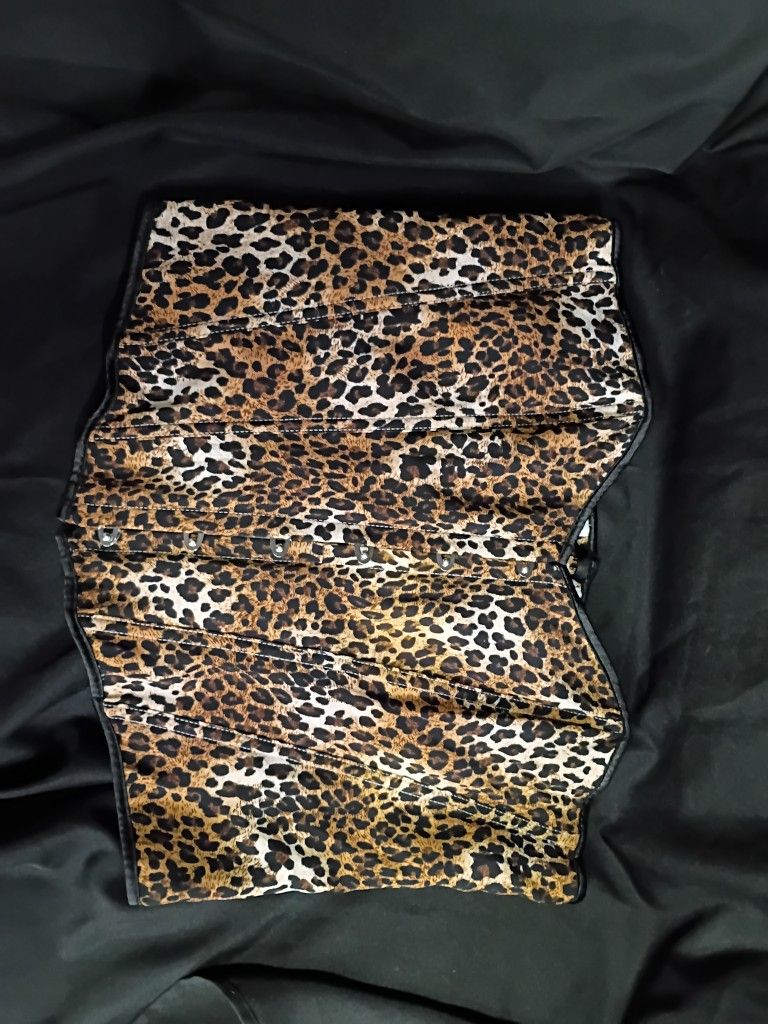 4XL Leopard Corset
