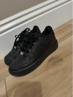 Black Air Force kids size 3y