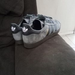 Adidas Gazelle (Gray And Black) Size 10 1/2