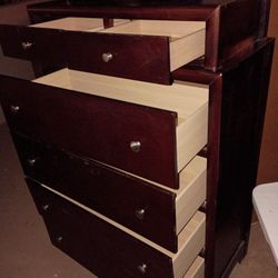 Dresser 