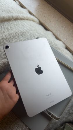 Selling brand new iPad!!