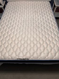 Queen Bed Set Up -Complete w/ mattress, box and headboard