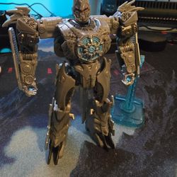 Transformers Studio Series Soundwave 62 Deluxe Class