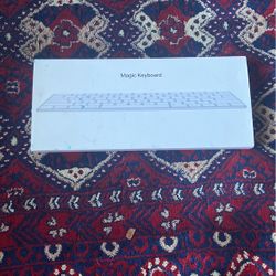 The 2 Apple 🍎 Keyboard ⌨️ .