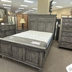 $39 Down Rustic Gray Bedroom Set Queen/King Bed Dresser Nightstand Mirror Avenue 