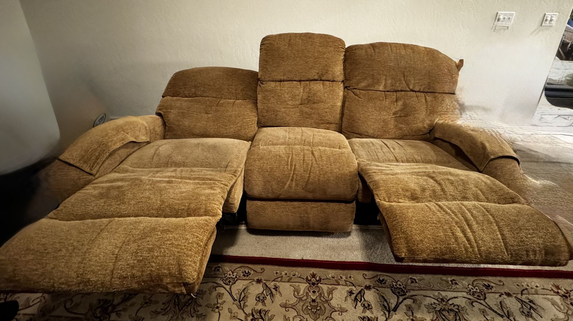 Reclining (manual) Sofa