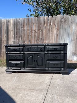 Dresser 72”W x 20”D x 34”H