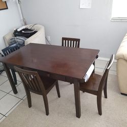 Children's School/ Craft Table With 4 Chairs