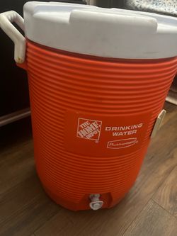 Water dispenser Home Depot 15 gallons perfect condition