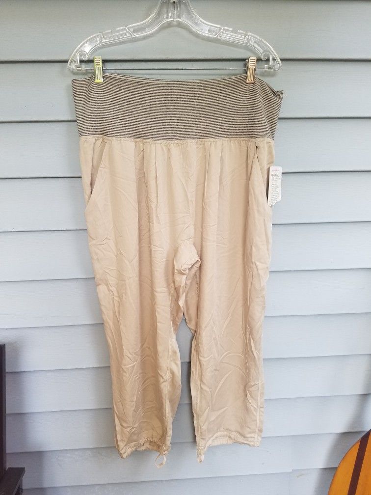 NWT! LULULEMON POST POWER CROPS PANTS BOTTOMS IN TAN/BEIGE SIZE 10