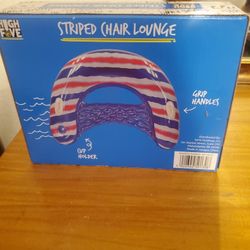 Brand New Striped Chair Lounge With A Cup Holder And Grip Handel Fun For The Pool 