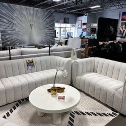 Elegant modern sofa set! $1999 🚨🩷🤍 easy financing!