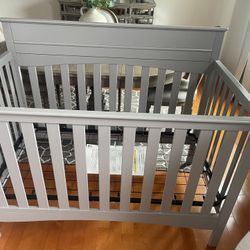 Delta Children Skylar Crib
